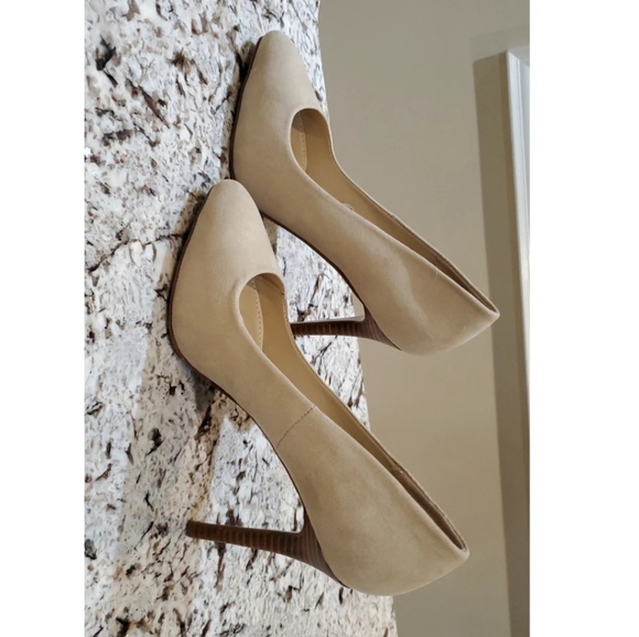 Forever 21 beige seude heels - Picture 2 of 7